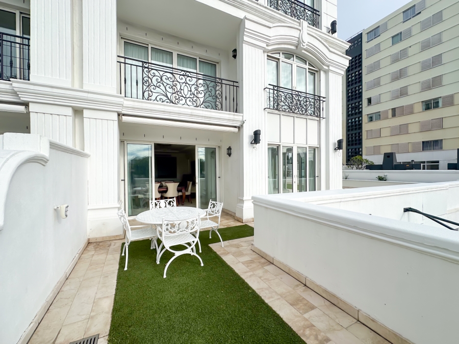 2 Bedroom Property for Sale in Sea Point Western Cape
